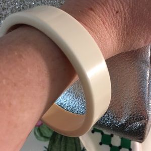 Vintage Off White Bakelite Bangle